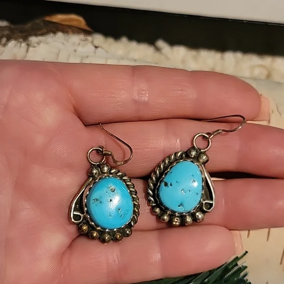 Vintage Turquoise Earrings - Picture 4 of 4